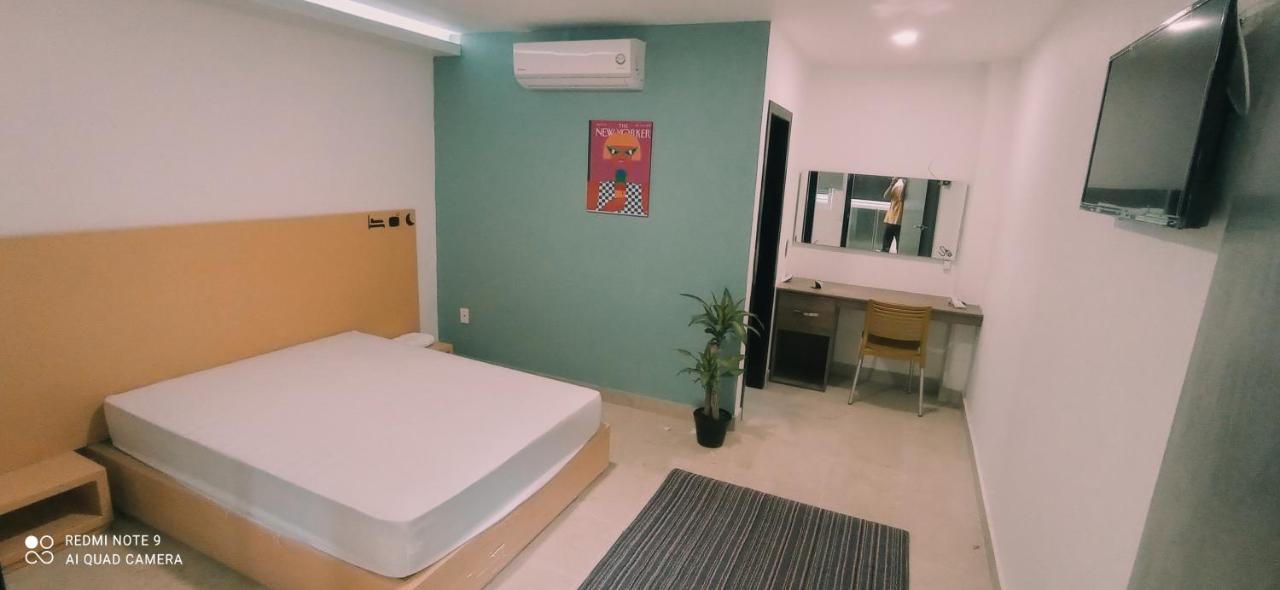 Nora Downtown Hotel Guadalajara Bagian luar foto